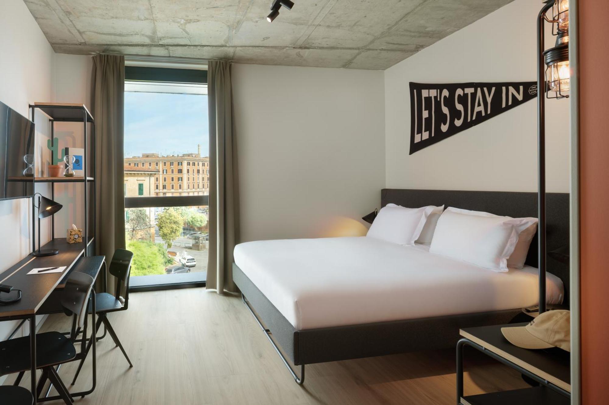 The Social Hub Rome Hotel Exterior photo